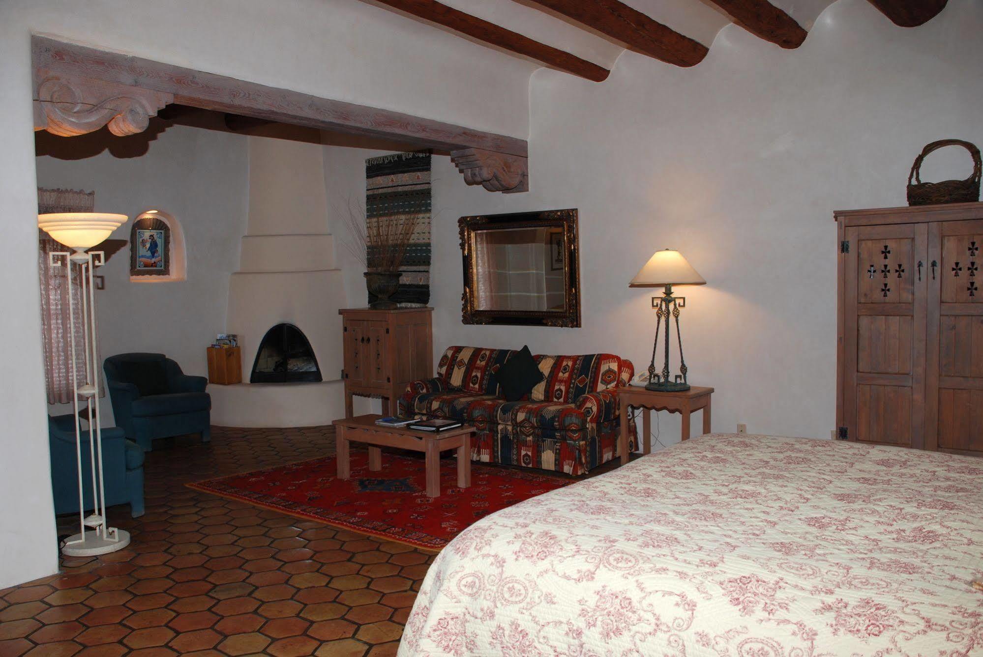 Inn At The Delta Espanola Buitenkant foto